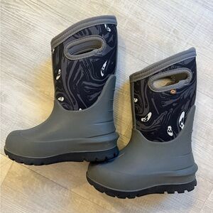 Bog’s Neo-Classic Three Season Boots- Skulls